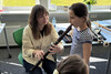 Töne auf der Blockflöte mit Hilfe der Lehrerin